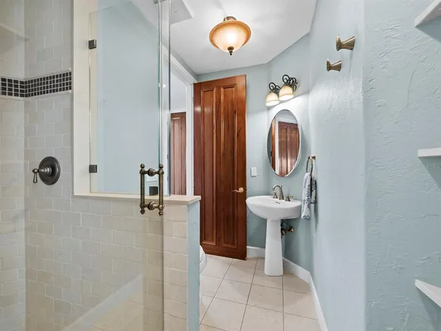 $2,000,000 | 340 Gulf Of Mexico Drive, Unit 124, Longboat Key, FL 34228