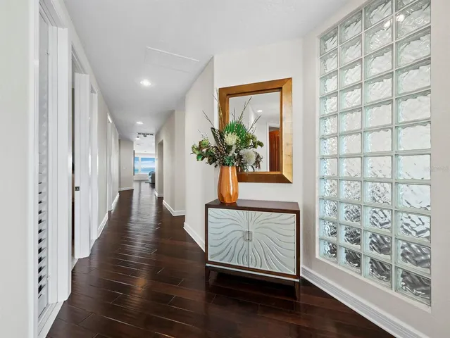 $2,000,000 | 340 Gulf Of Mexico Drive, Unit 124, Longboat Key, FL 34228