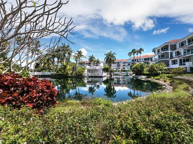 $2,000,000 | 340 Gulf Of Mexico Drive, Unit 124, Longboat Key, FL 34228