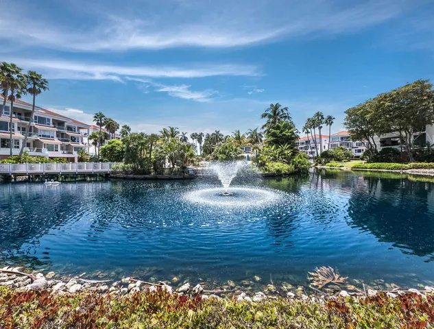 $2,000,000 | 340 Gulf Of Mexico Drive, Unit 124, Longboat Key, FL 34228