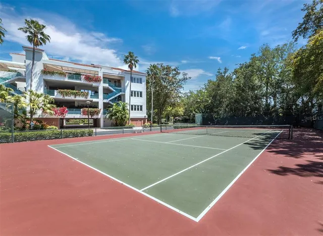 $2,000,000 | 340 Gulf Of Mexico Drive, Unit 124, Longboat Key, FL 34228