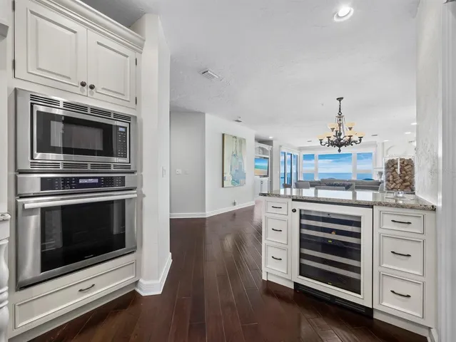 $2,000,000 | 340 Gulf Of Mexico Drive, Unit 124, Longboat Key, FL 34228