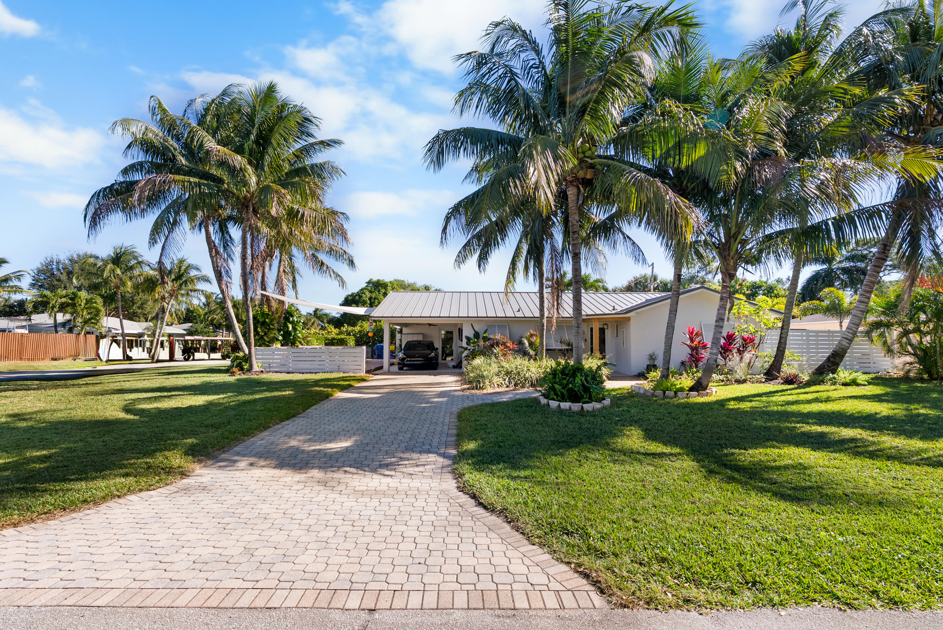 1605 Treemont Avenue Jupiter, FL 33469 - Photo 2 of 34 16000330