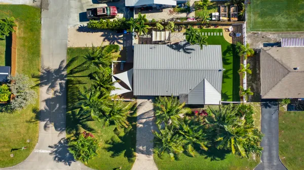 an aerial view of a yard
