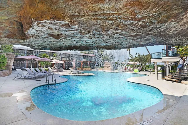 $899,000 | 5225 Collins Avenue, Unit 501, Miami Beach, FL 33140