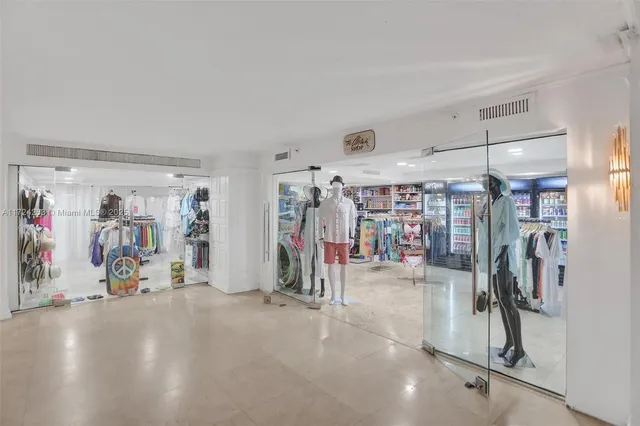 $899,000 | 5225 Collins Avenue, Unit 501, Miami Beach, FL 33140