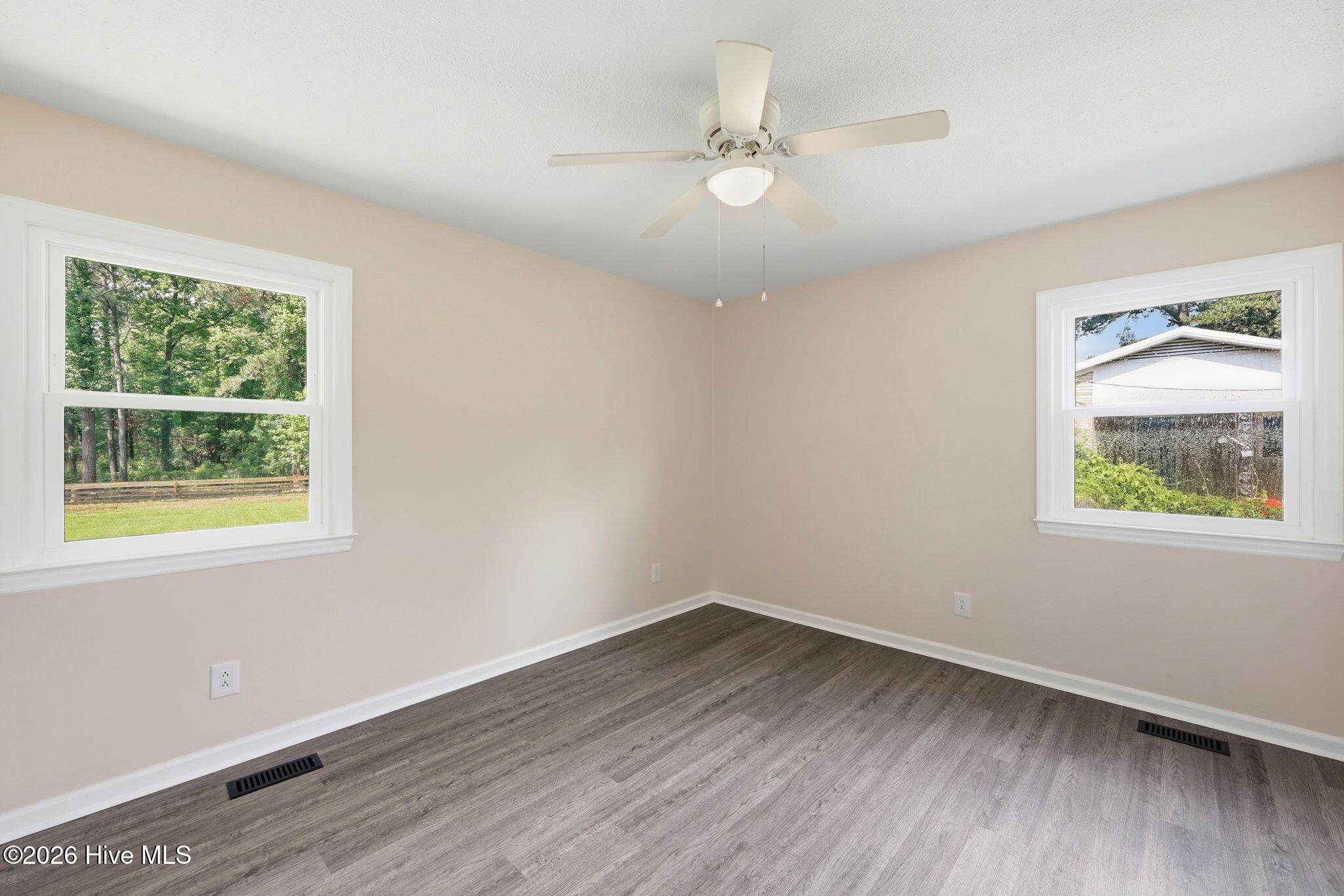 1040 Broad Creek Road New Bern, NC 28560 - Photo 14 of 47 Primary Bedroom