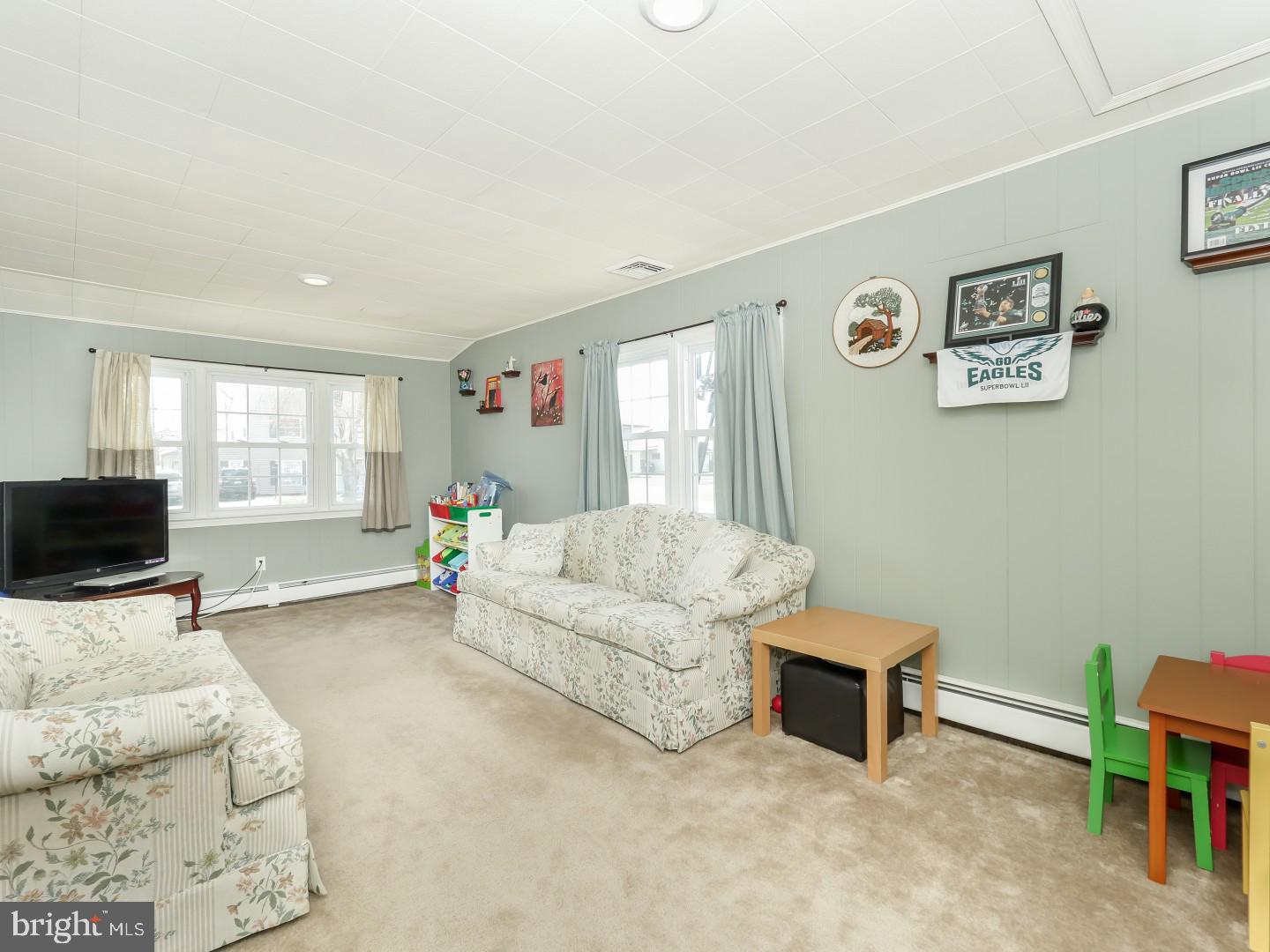 41 Turf Road Levittown, PA 19056 - Photo 14 of 30 Family Room