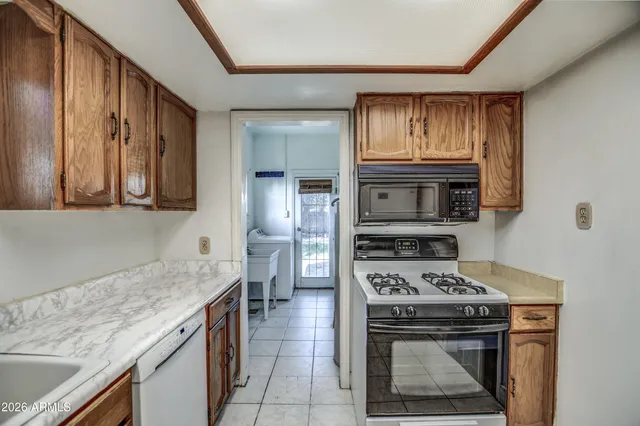 $2,100 | 384 East Windsor Avenue, Phoenix, AZ 85004