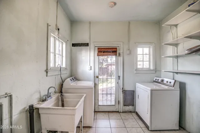 $2,100 | 384 East Windsor Avenue, Phoenix, AZ 85004