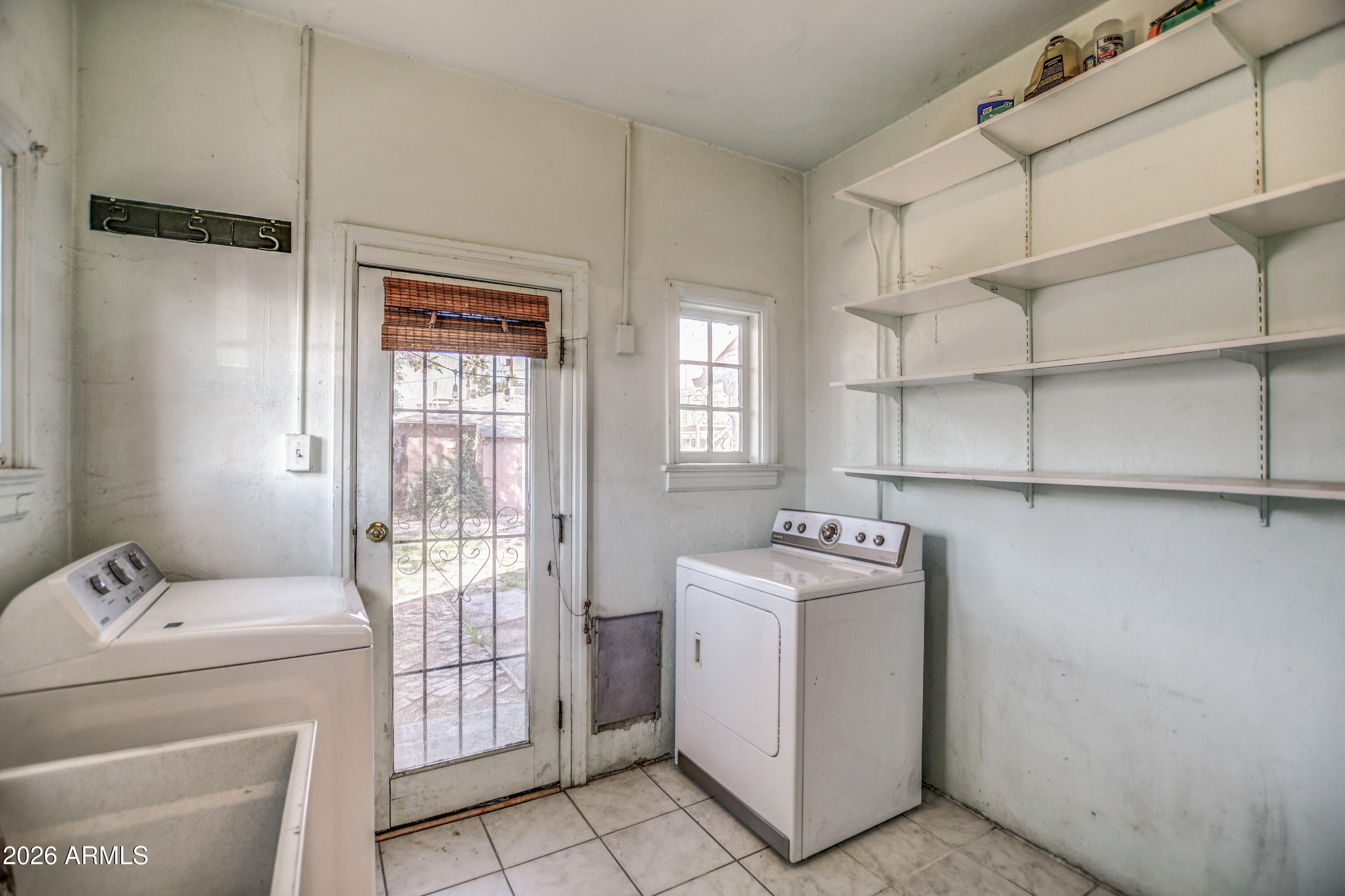384 East Windsor Avenue Phoenix, AZ 85004 - Photo 30 of 42 a utility room with dryer and washer