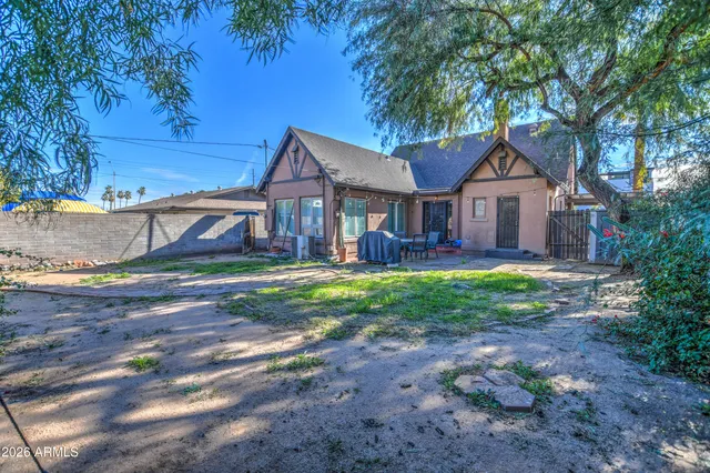 $2,100 | 384 East Windsor Avenue, Phoenix, AZ 85004