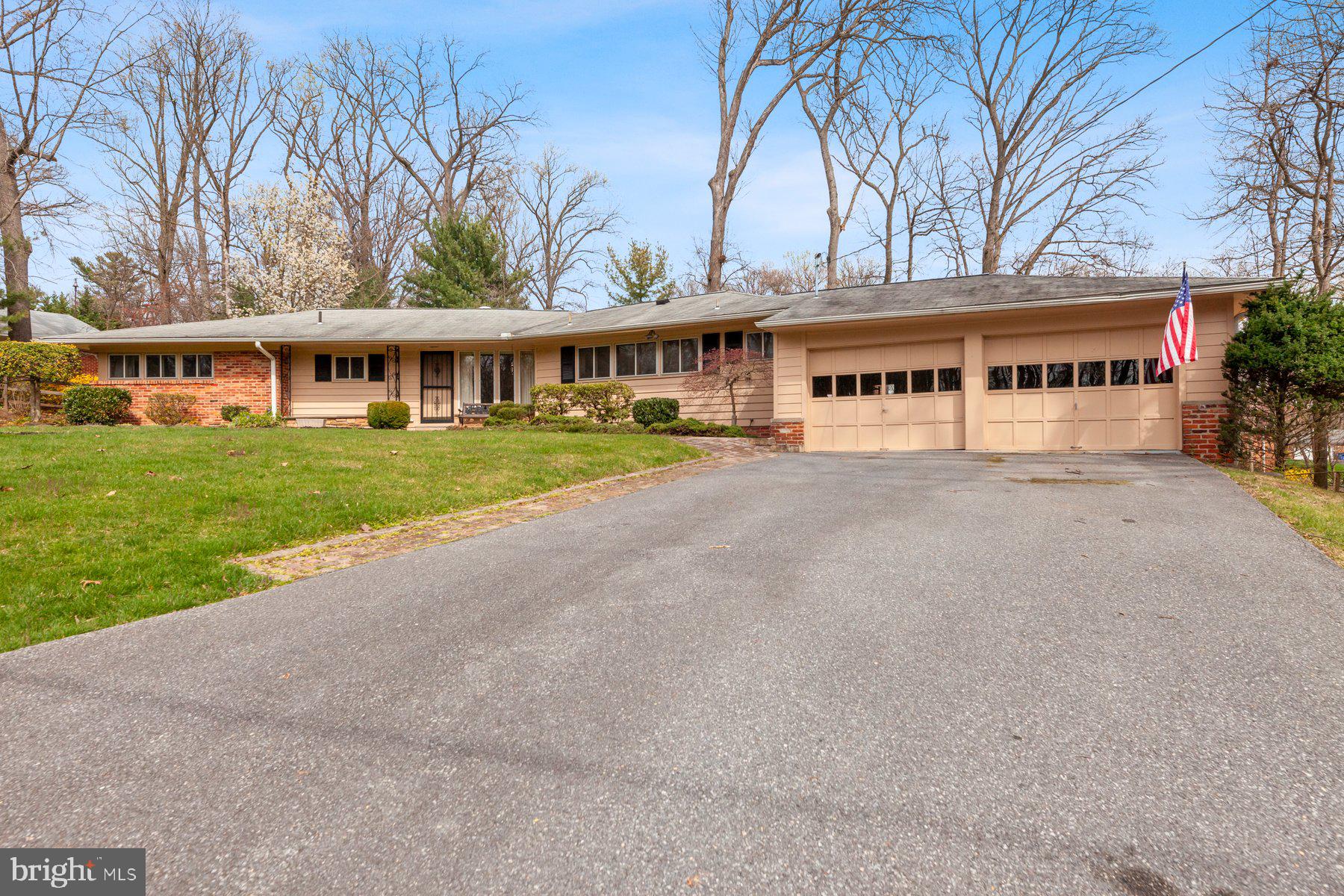14209 Dav Road Rockville, MD 20850 - Photo 3 of 43 2 Car Garage