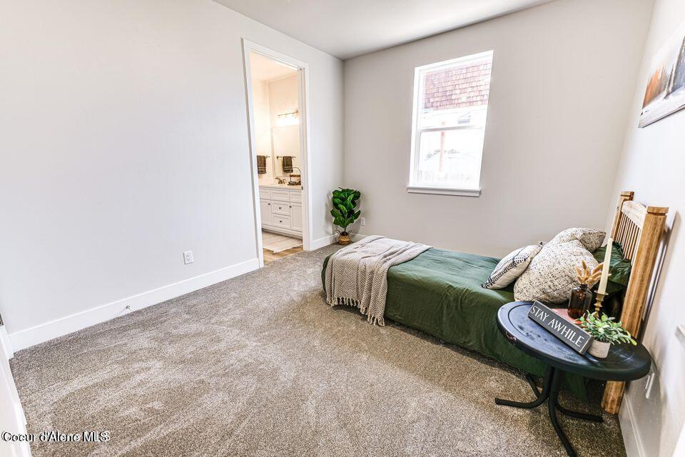 899 Main Street Kellogg, ID 83837 - Photo 8 of 21 Jack and Jill Bedroom 1
