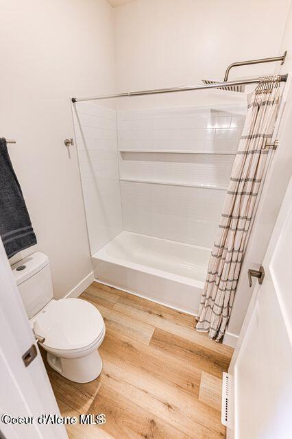 899 Main Street Kellogg, ID 83837 - Photo 5 of 21 Jack and Jill Bathroom 2