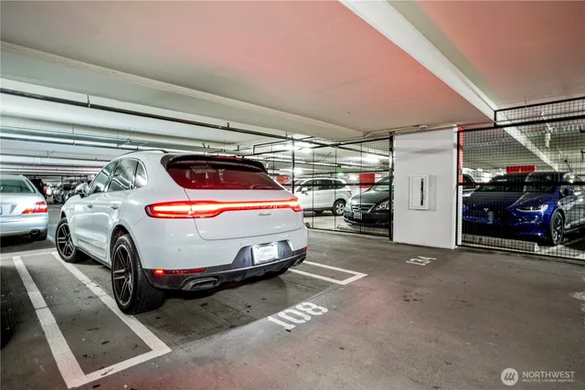 $4,995 | 650 Bellevue Way Northeast, Unit 3206, Bellevue, WA 98004