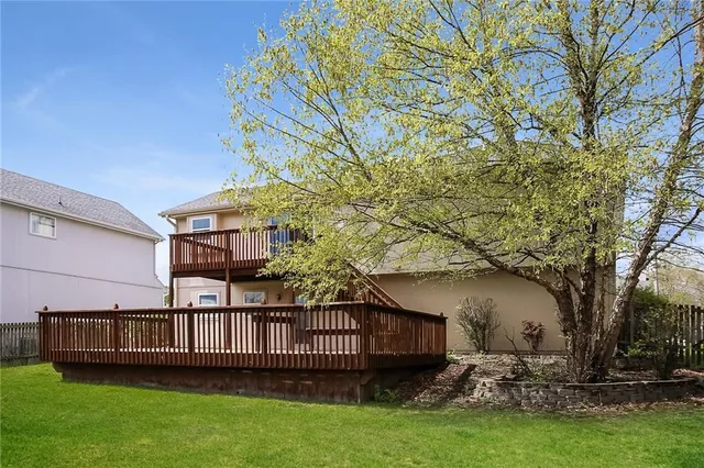 $2,280 | 1221 Rosehill Drive, Lee's Summit, MO 64081