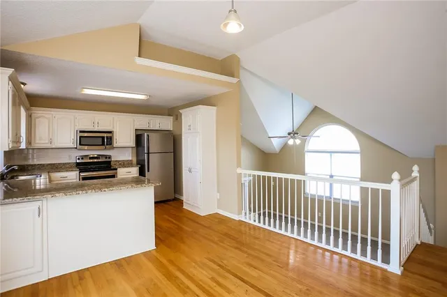 $2,280 | 1221 Rosehill Drive, Lee's Summit, MO 64081