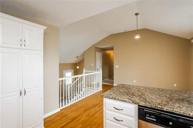 $2,280 | 1221 Rosehill Drive, Lee's Summit, MO 64081