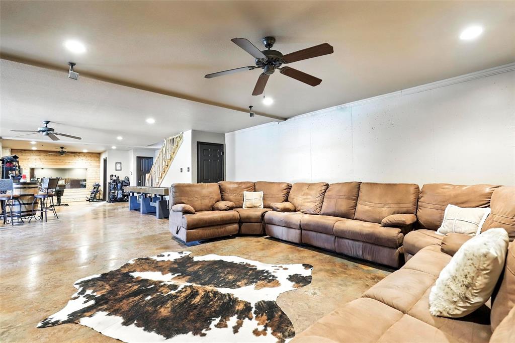 6135 Dobbs Valley Road Mineral Wells, TX 76067 - Photo 15 of 40