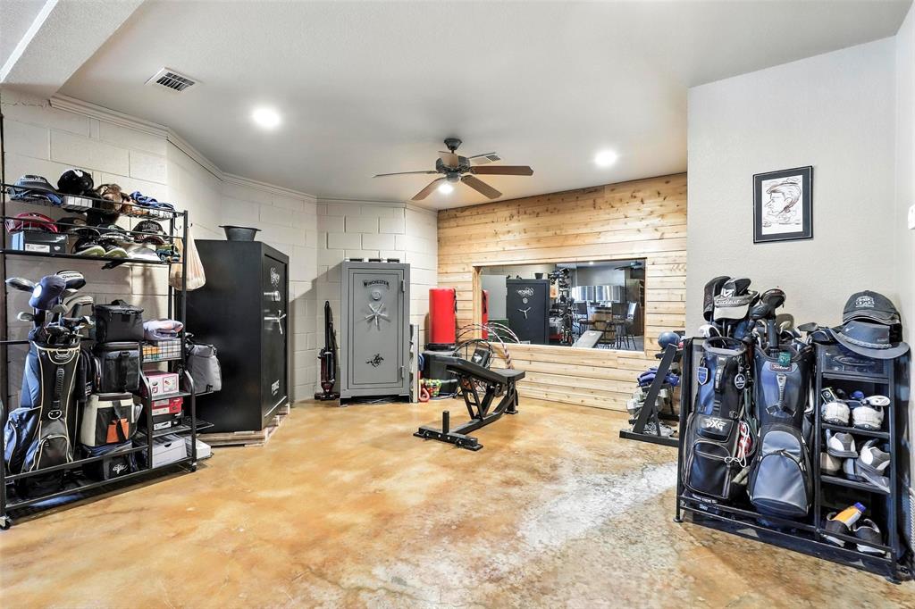 6135 Dobbs Valley Road Mineral Wells, TX 76067 - Photo 17 of 40