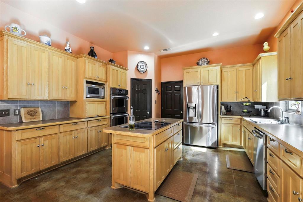 6135 Dobbs Valley Road Mineral Wells, TX 76067 - Photo 5 of 40