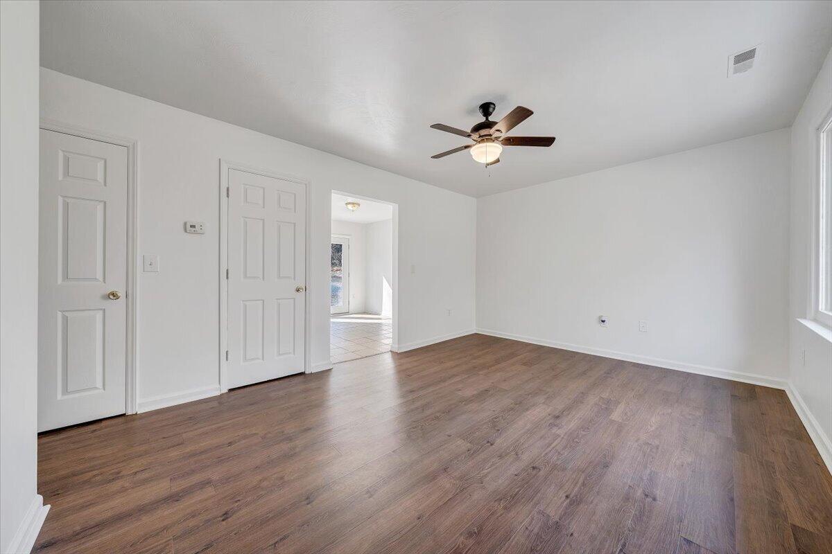 6023 Poor Mountain Road Salem, VA 24153 - Photo 4 of 22 Living Room
