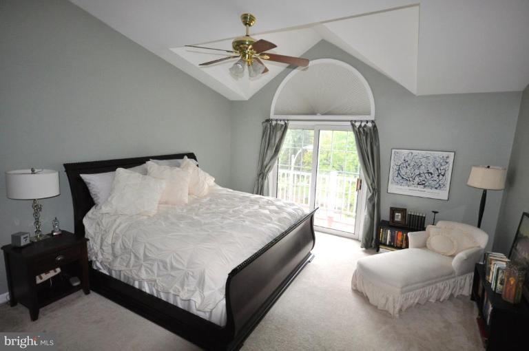 3052 South Glebe Road, Unit 3052 Arlington, VA 22206 - Photo 8 of 15 Vaulted Ceilings, glass door & balcony!
