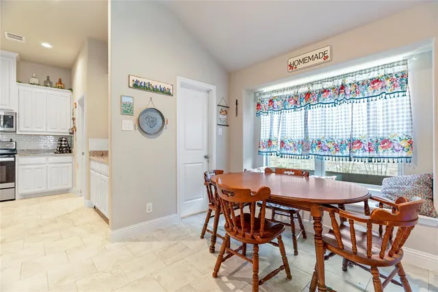 $277,900 | 206 Hubbard Street, Hillsboro, TX 76645