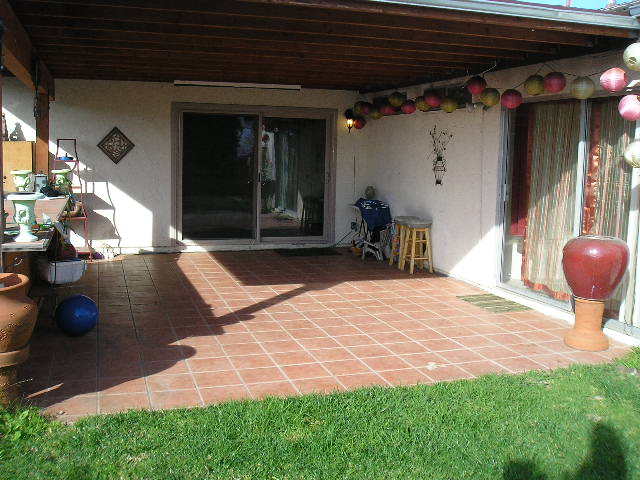 7337 Hillsboro Street Goleta, CA 93117 - Photo 12 of 18 a bedroom with bed and a window