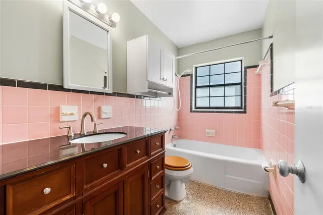 $295,000 | 4005 Northwest 21st Drive, Gainesville, FL 32605