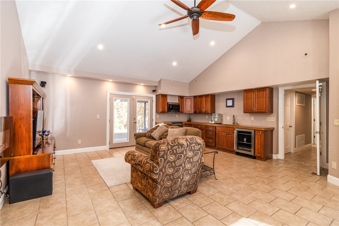 18421 Chief Road Charleston, IL 61920 - Photo 18 of 47