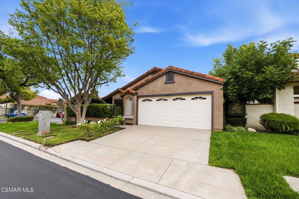 802 Congressional Road Simi Valley, CA 93065 - Photo 2 of 37