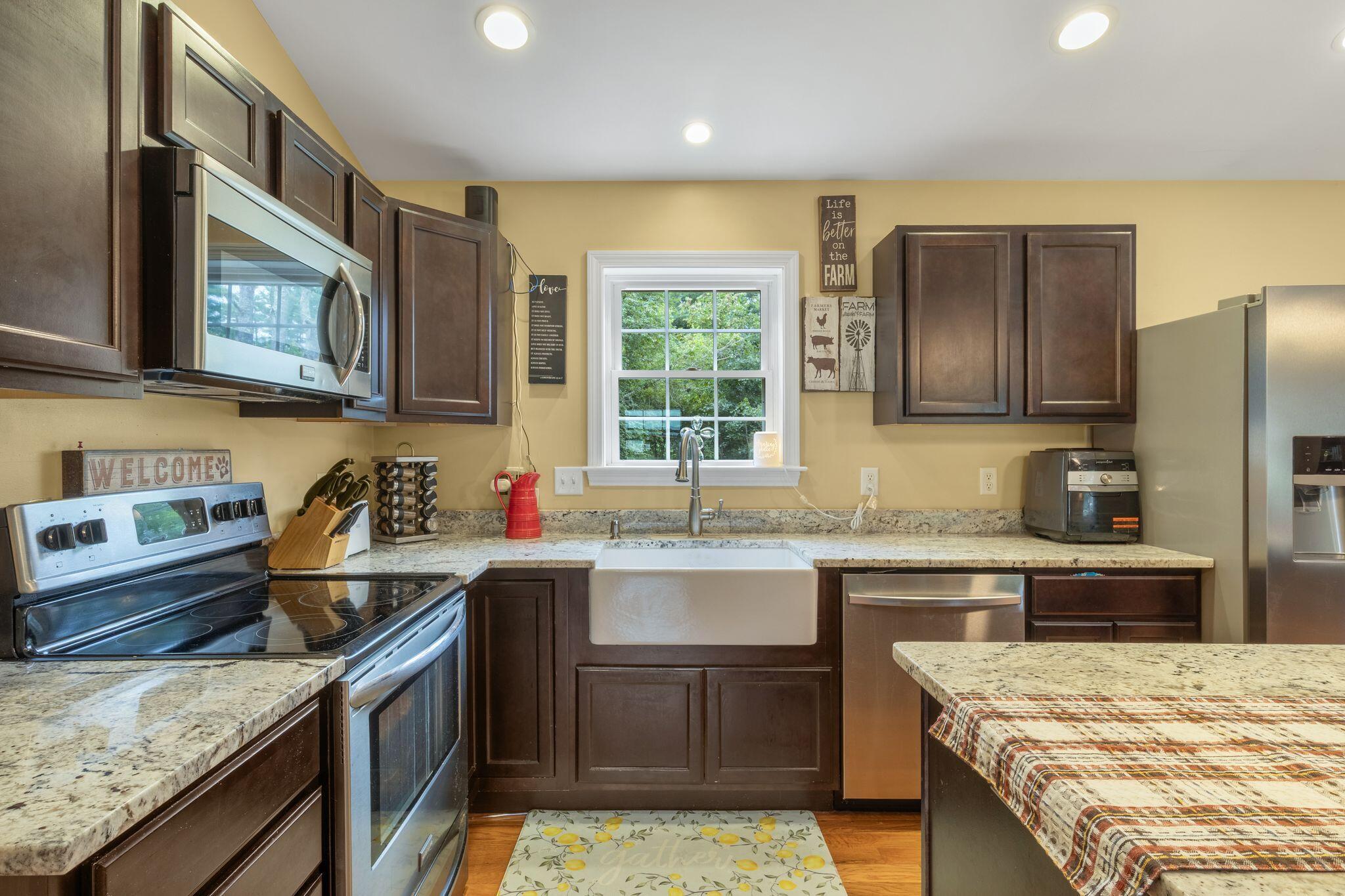 363 Lebanon Road North Berwick, ME 03906 - Photo 10 of 43 363_Lebanon_Rd_028