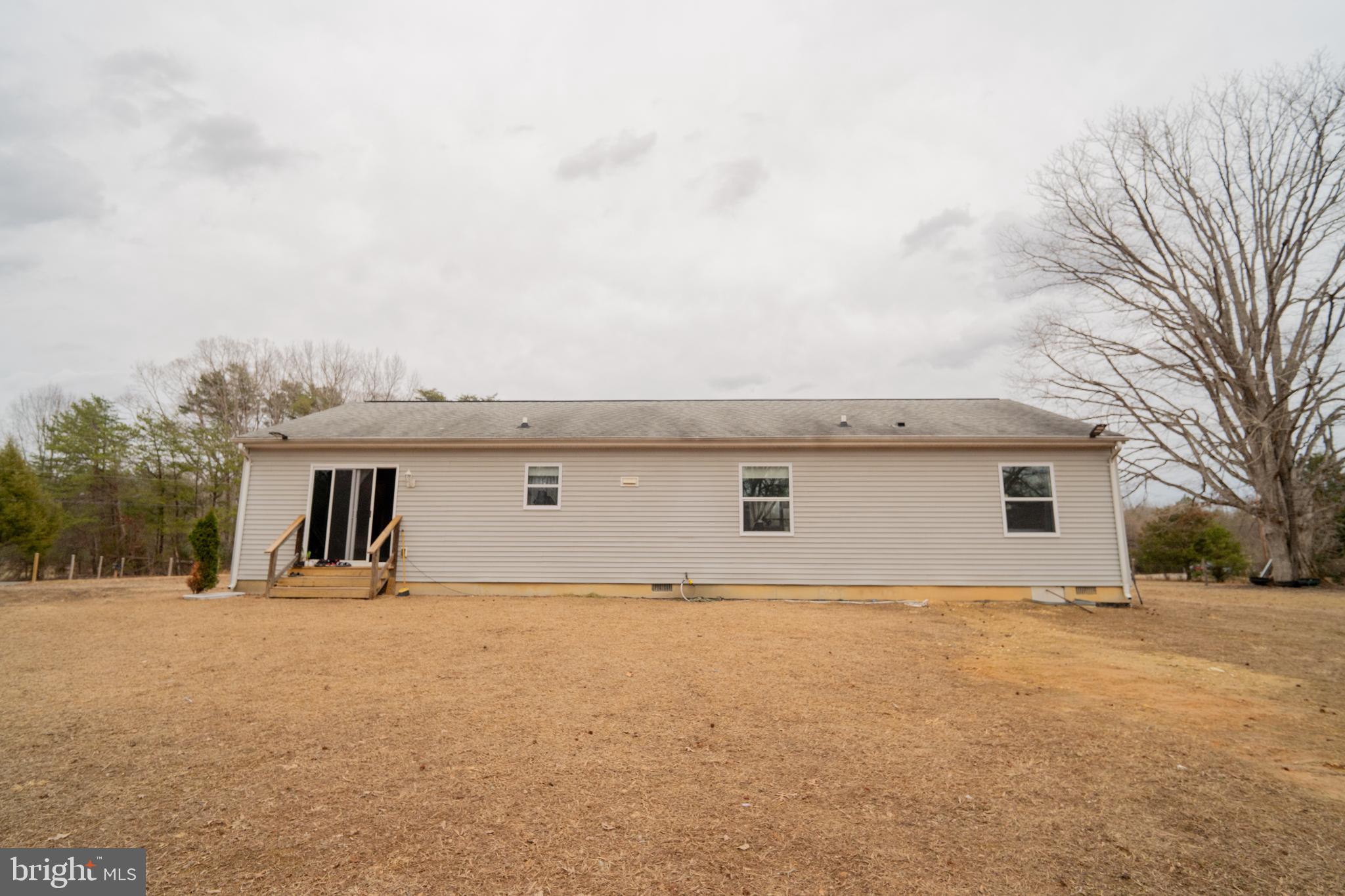 2905 Smith Point Road Nanjemoy, MD 20662 - Photo 32 of 32 a view of an empty room with a barbeque