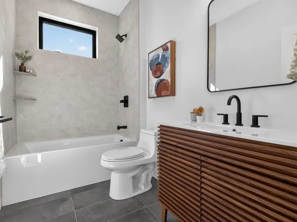 $1,195,000 | 14 Hamlet Street, Unit B, Somerville, MA 02143