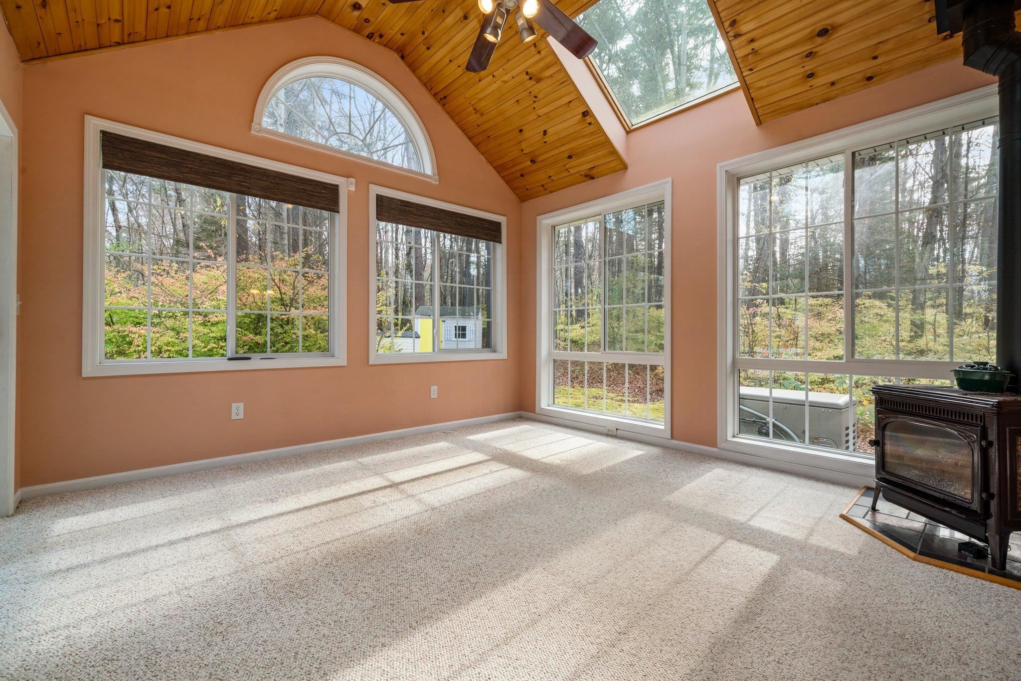 1 Hassell Road Merrimack, NH 03054 - Photo 4 of 40