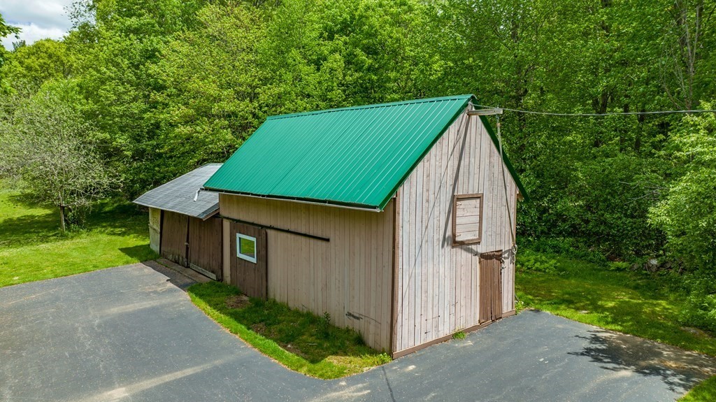 47 Green Street Danvers, MA 01923 - Photo 3 of 37