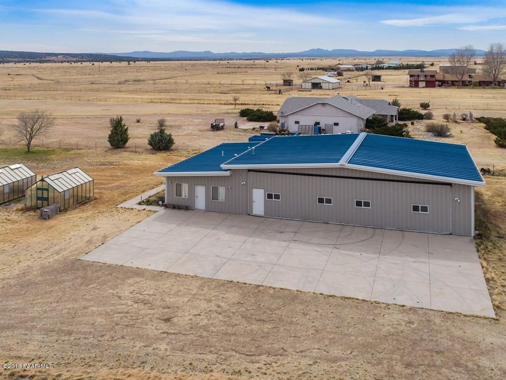 3400 West Runway Road Paulden, AZ 86334 - Photo 3 of 51 Detached Hangar w/Apartment