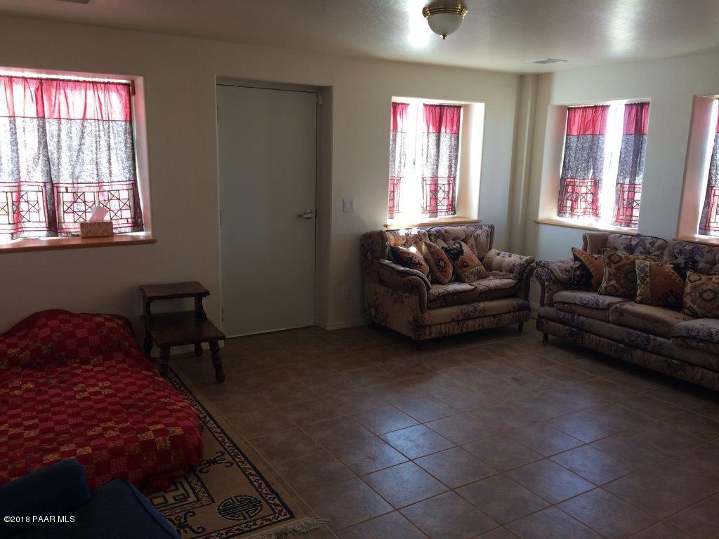 3400 West Runway Road Paulden, AZ 86334 - Photo 31 of 51 Hangar Apartment