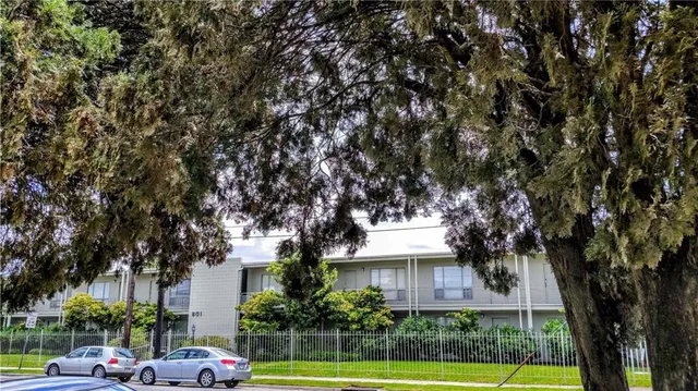 $1,375 | 801 Henry Clay Avenue, Unit 105, New Orleans, LA 70118