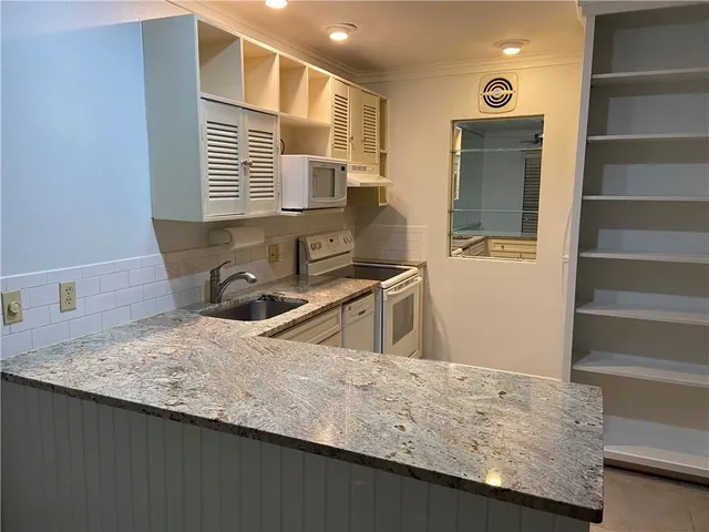 $1,375 | 801 Henry Clay Avenue, Unit 105, New Orleans, LA 70118