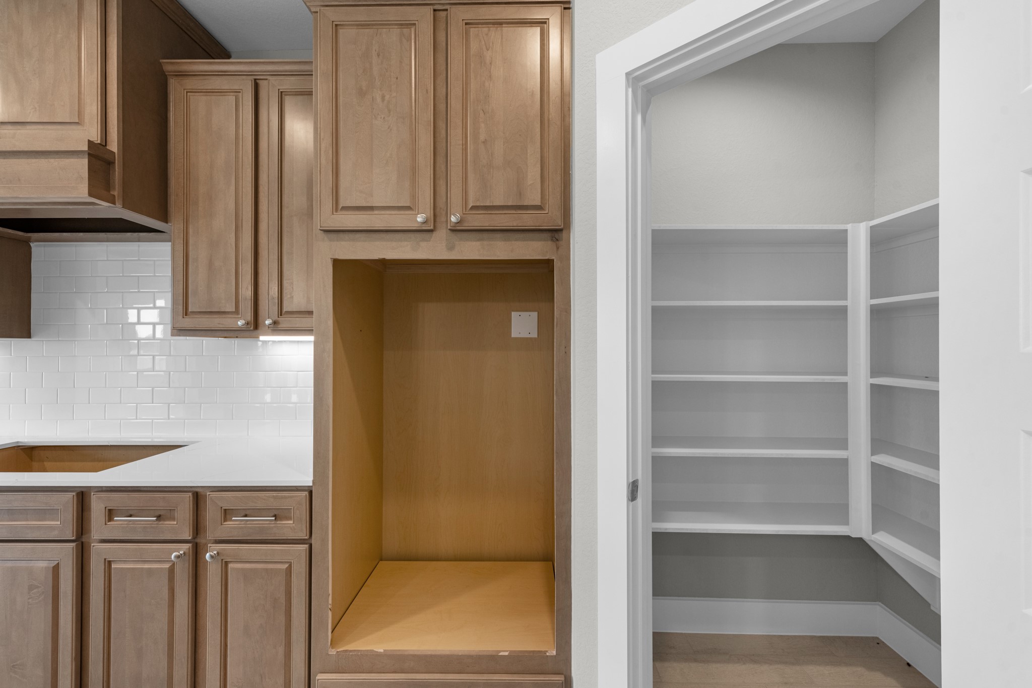 3410 Everglade Lane Rosenberg, TX 77471 - Photo 5 of 39 a view of walk in closet