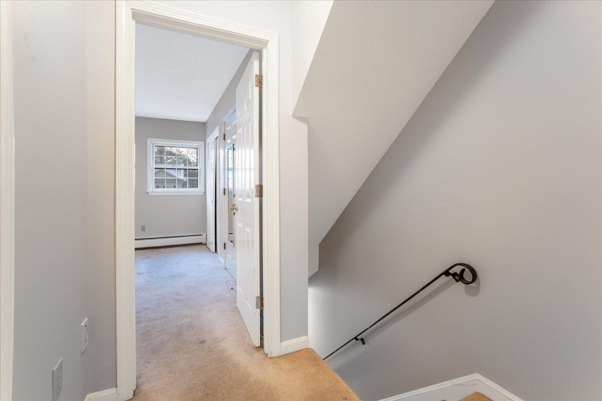 90 Golfview Drive Manchester, NH 03102 - Photo 12 of 34