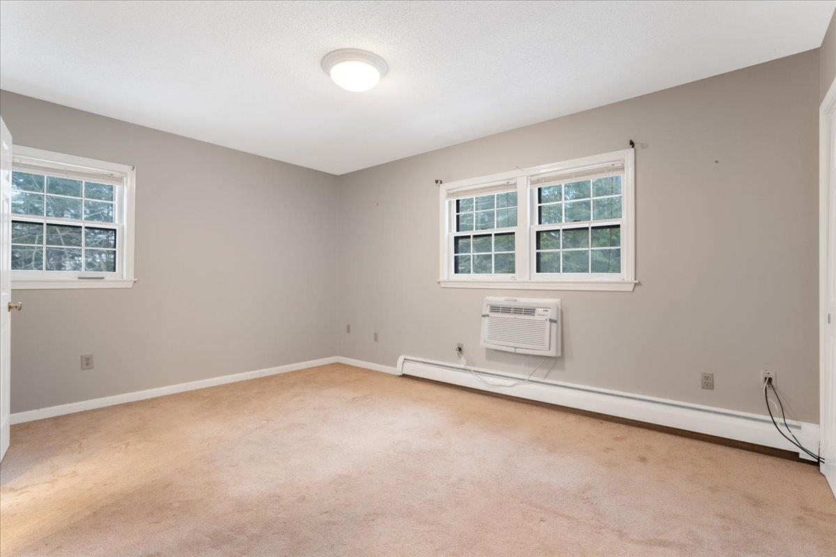 90 Golfview Drive Manchester, NH 03102 - Photo 19 of 34