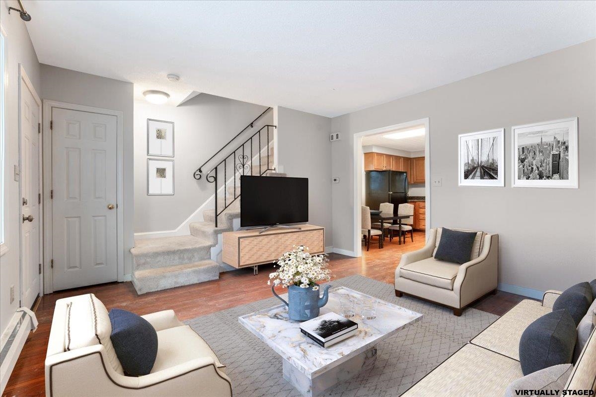 90 Golfview Drive Manchester, NH 03102 - Photo 2 of 34