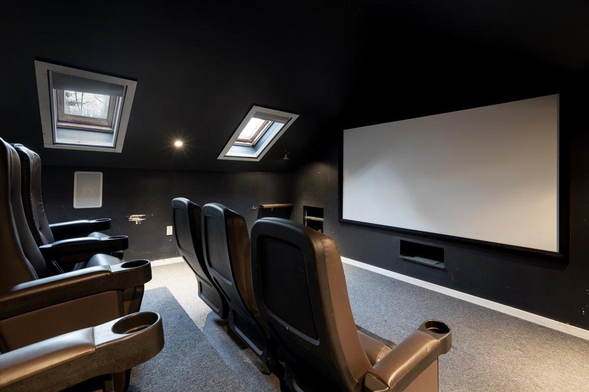 90 Golfview Drive Manchester, NH 03102 - Photo 23 of 34