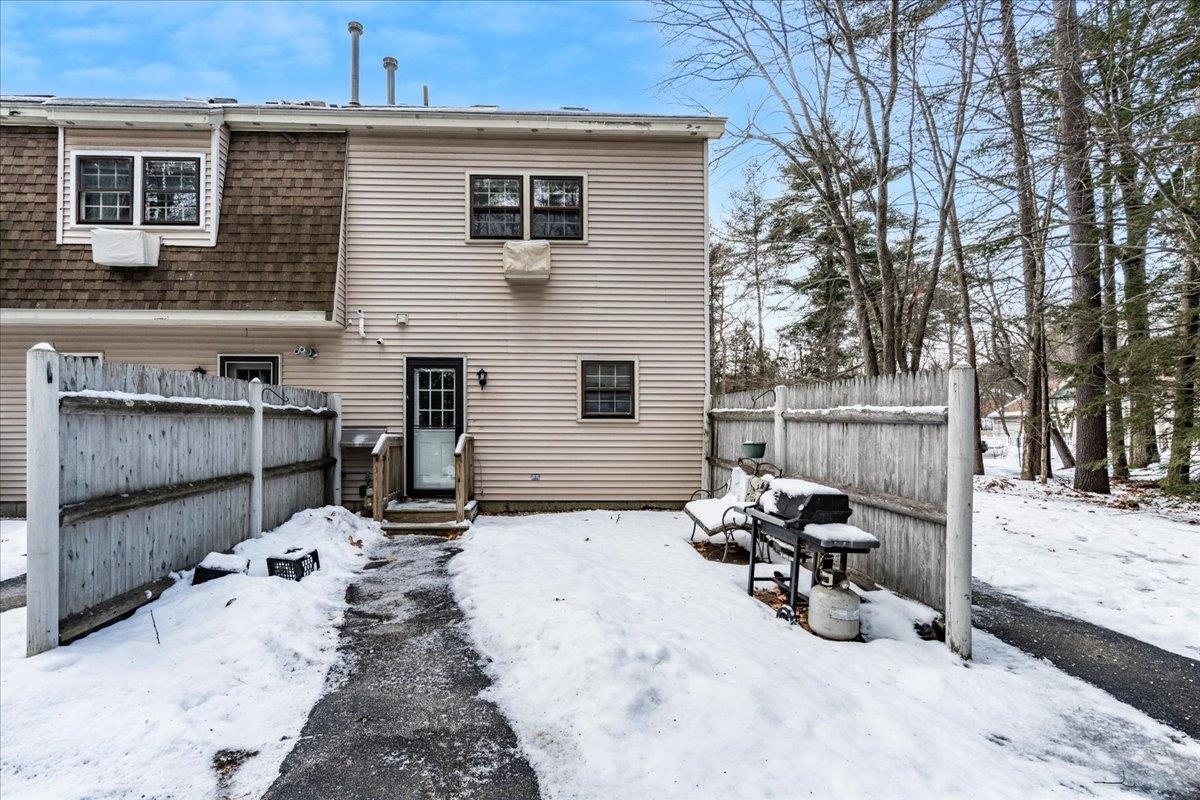 90 Golfview Drive Manchester, NH 03102 - Photo 26 of 34