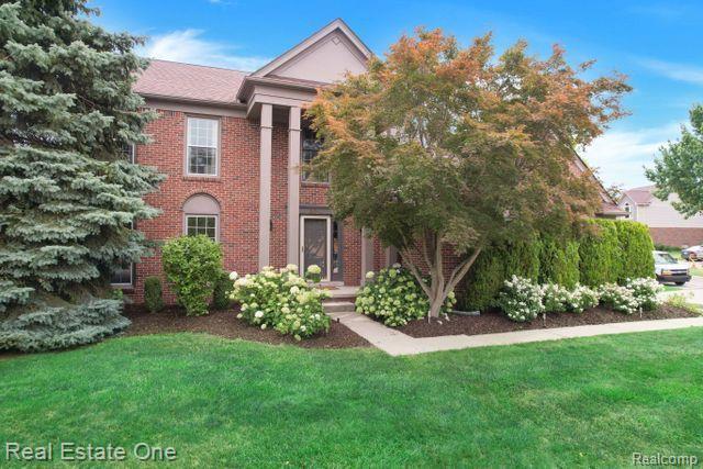 3017 Lexham Lane Rochester, MI 48309 - Photo 1 of 40 Gallery Image 1