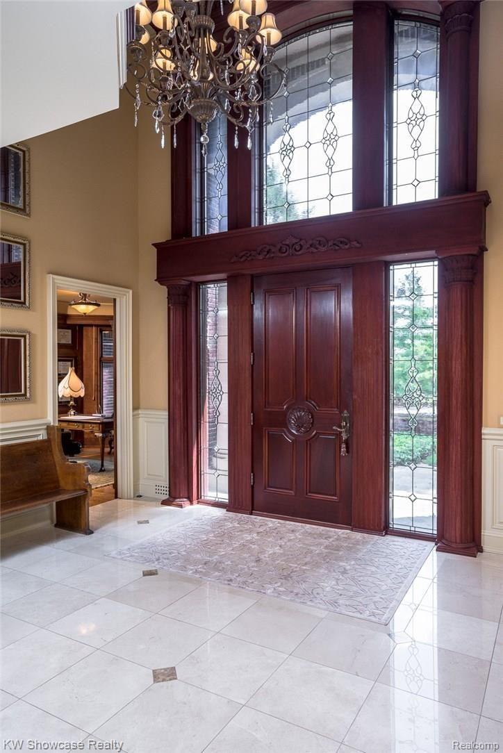 5174 Springdale Court Clarkston, MI 48348 - Photo 22 of 54 Magnificent 2 Story Foyer